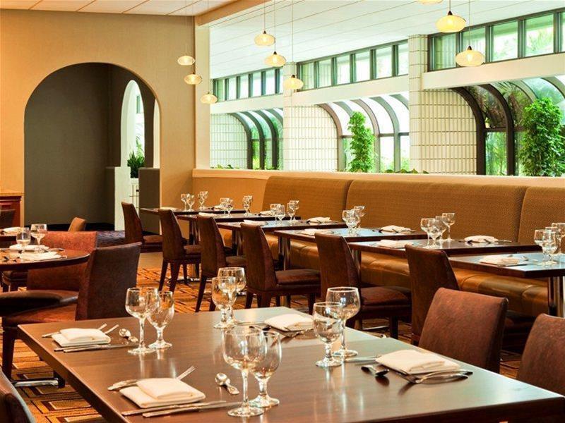 Sheraton Tampa Brandon Hotel 3*
